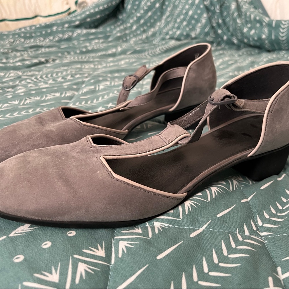 Camper t-strap heels soft dove gray